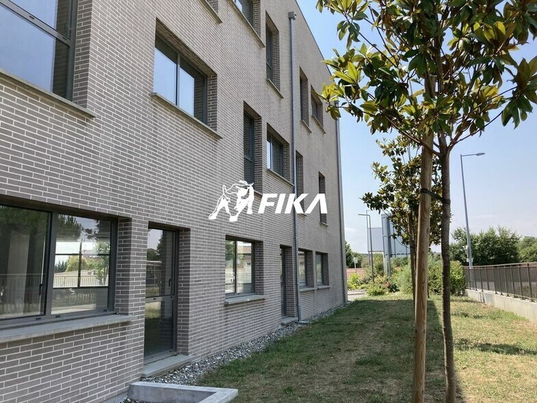 20 Boulevard Déodat De Séverac, Colomiers to rent - Building Photo - Image 2 of 5