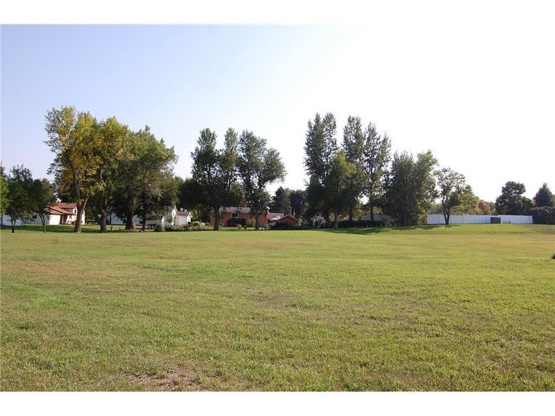 1795 Diagonal Rd, Worthington, MN for sale - Primary Photo - Image 1 of 1