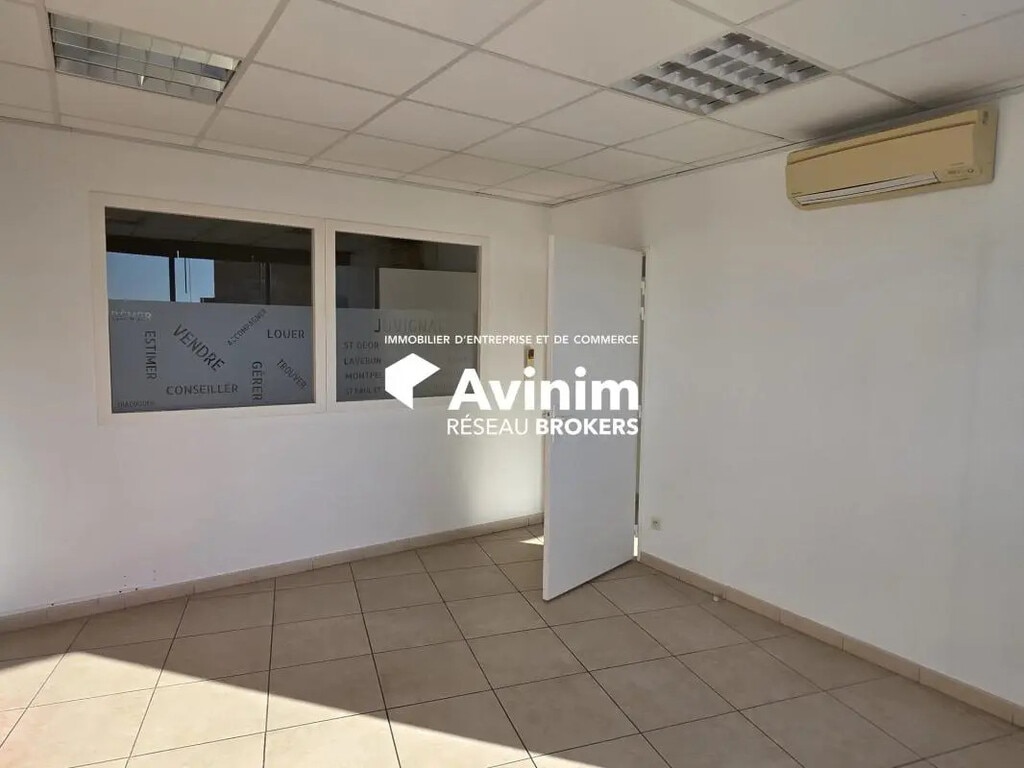 Location Bureaux 57 m² - Photo 1