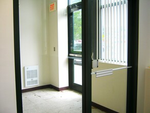 166 Boulder Dr, Fitchburg, MA for rent Lobby- Image 2 of 8