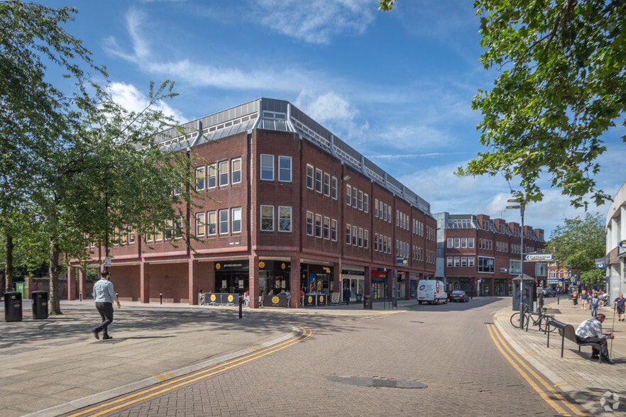 Midgate, Peterborough to rent - Primary Photo - Image 1 of 16