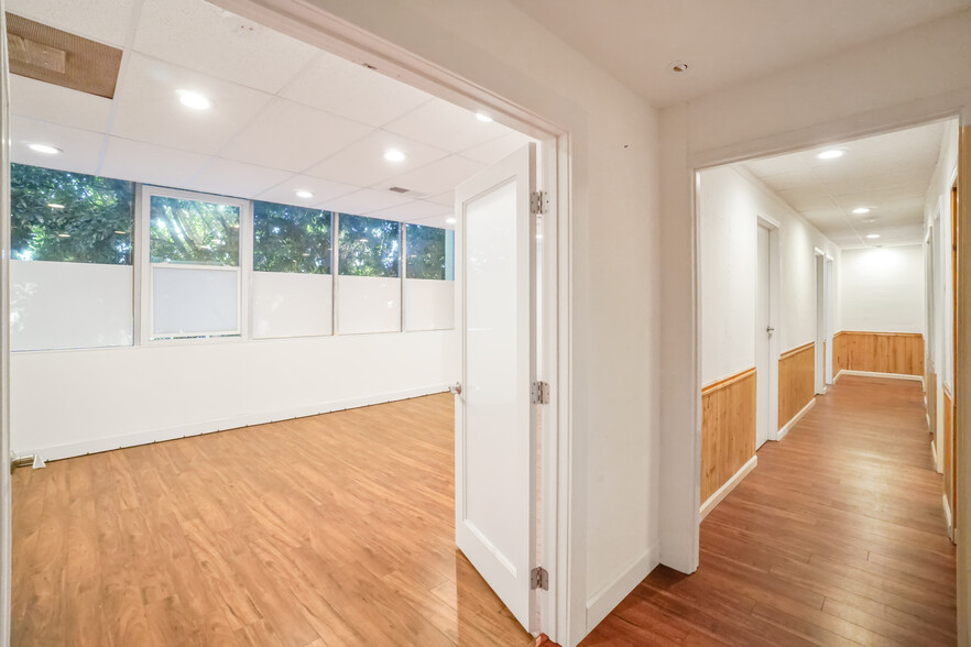 1818 S Western Ave, Los Angeles, CA for rent - Interior Photo - Image 3 of 30