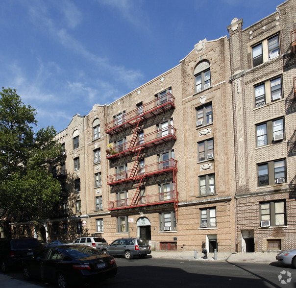 30-80 32nd St, Astoria, NY for sale - Primary Photo - Image 1 of 5