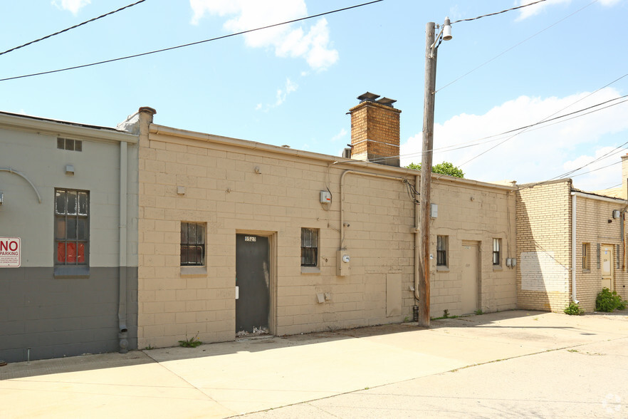 3521-3523 Fort St, Lincoln Park, MI for rent - Building Photo - Image 3 of 3