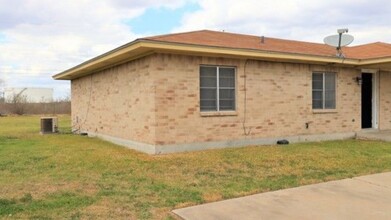 124 Kerry Dr, George West, TX for sale Primary Photo- Image 1 of 1