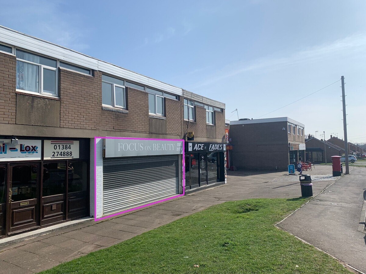 6 Ln, Kingswinford, DY6 9PJ UK