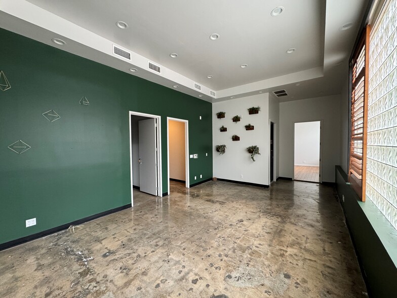 10533 Washington Blvd, Culver City, CA for rent - Interior Photo - Image 2 of 5