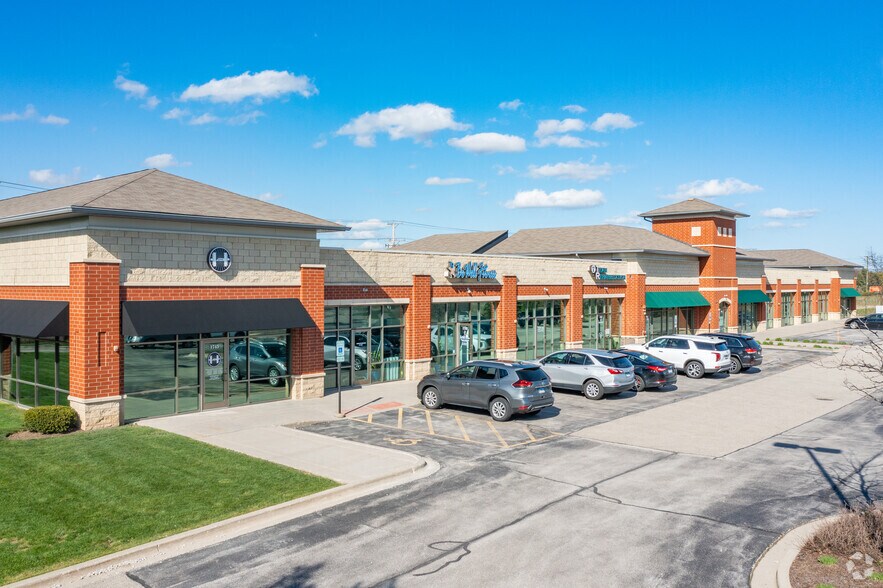 17451793 Northwind Blvd, Libertyville 60048 UK