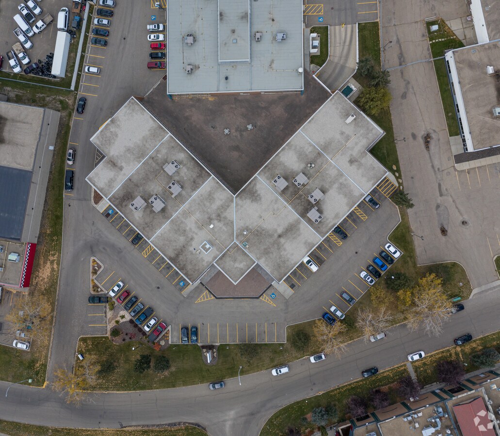 17420 Stony Plain Rd, Edmonton T5S 1K6 UK