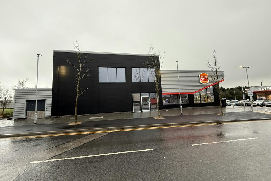 Stadium Way W, Milton Keynes to rent - Building Photo - Image 1 of 3