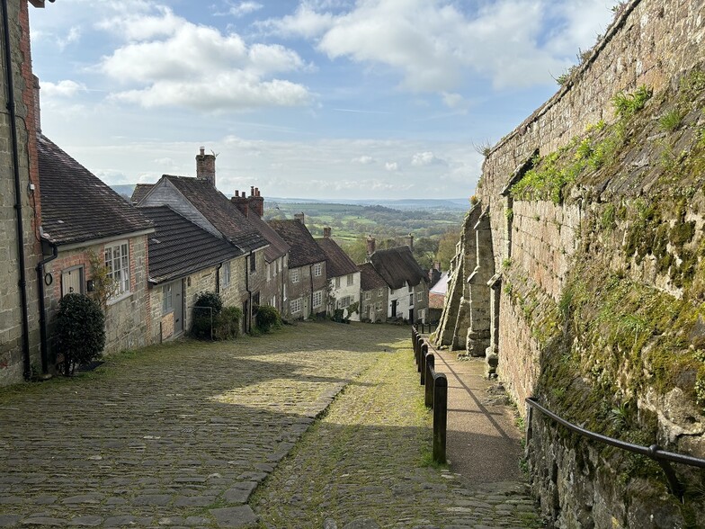 16 High St, Shaftesbury for sale - Building Photo - Image 2 of 4