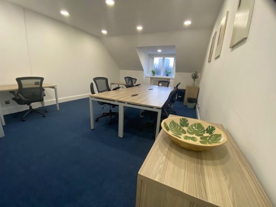 9 Park Sq E, Leeds to rent Interior Photo- Image 1 of 13