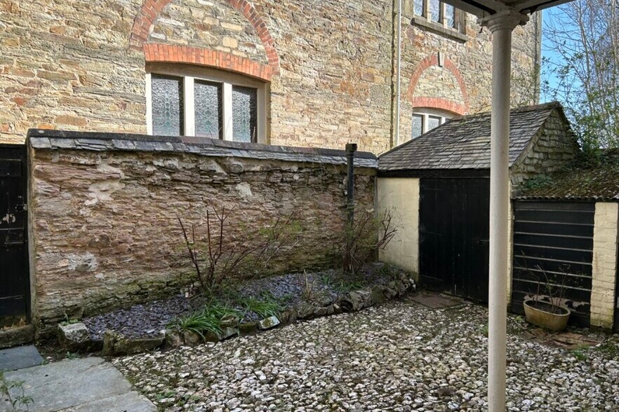 1-2 Lemon St, Truro to rent - Building Photo - Image 3 of 4