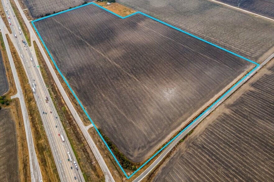 I-35 Serv Road, Abbott, TX for sale - Primary Photo - Image 1 of 1