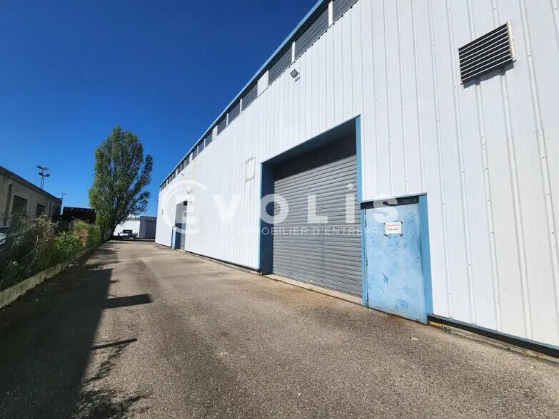 5 Avenue Karl Marx, Vaulx-en-Velin to rent - Building Photo - Image 2 of 19