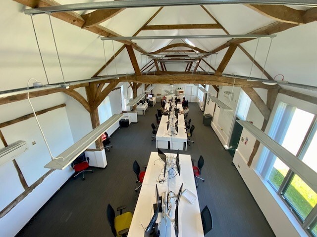 Wasing Park, Aldermaston to rent Interior Photo- Image 1 of 8