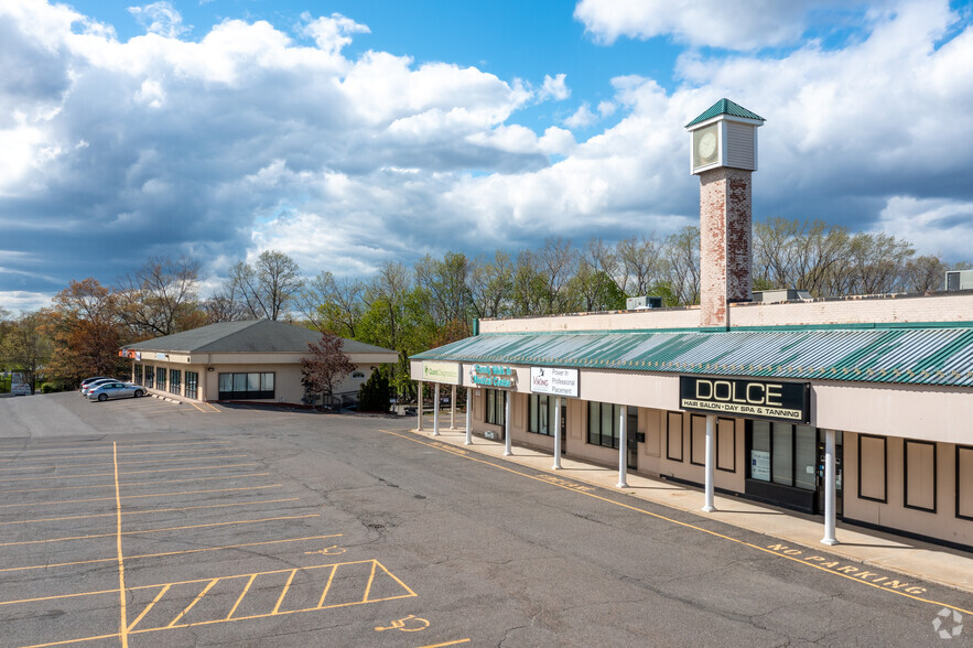 2457 E Main St, Waterbury, CT for sale - Building Photo - Image 2 of 4