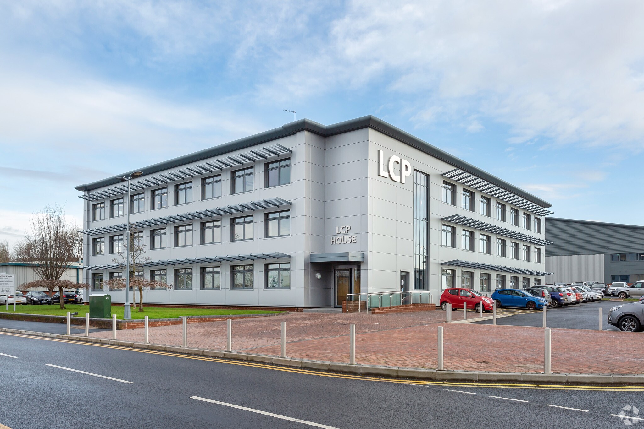 First Ave, Kingswinford for sale Primary Photo- Image 1 of 1