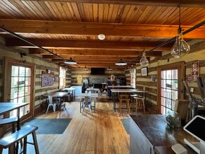 201-205 Harrison St, Leesburg, VA to rent Interior Photo- Image 2 of 5