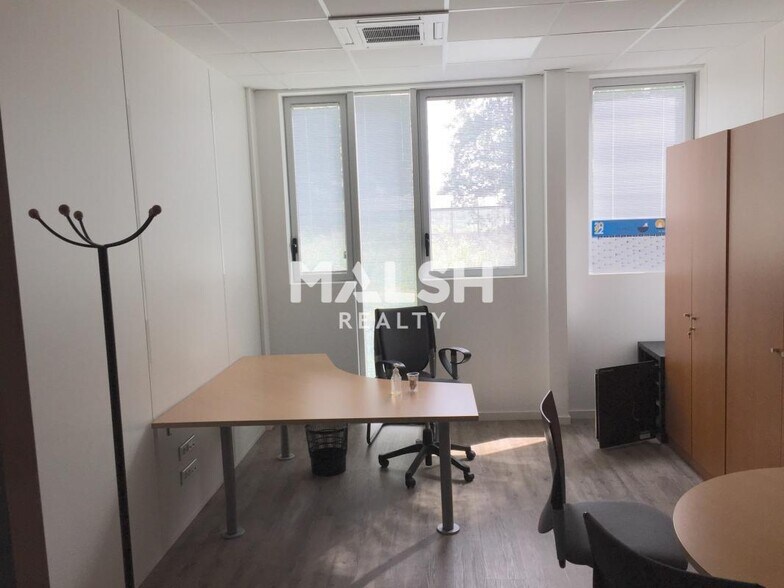 Office in Rillieux-la-Pape to rent - Building Photo - Image 2 of 25