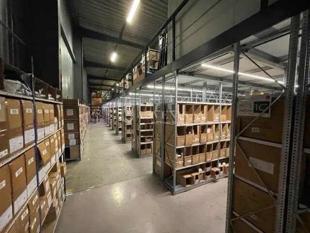 Light Industrial in Blanquefort to rent - Interior Photo - Image 3 of 11