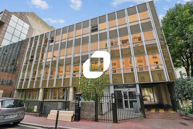 Light Industrial in Levallois-Perret to rent Building Photo- Image 1 of 15