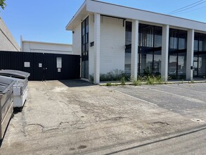 1250 Commercial Ave, Oxnard, CA for rent Building Photo- Image 2 of 10