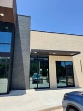 7427 Branford Pl, Sugar Land, TX to rent Building Photo- Image 2 of 4