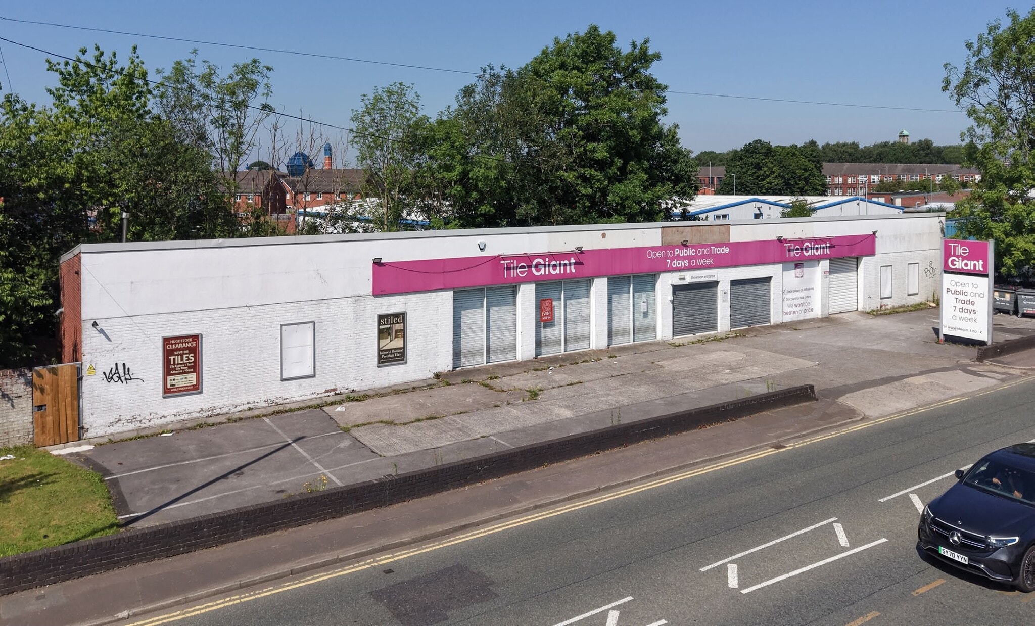40 Oldham Rd, Rochdale to rent Primary Photo- Image 1 of 5