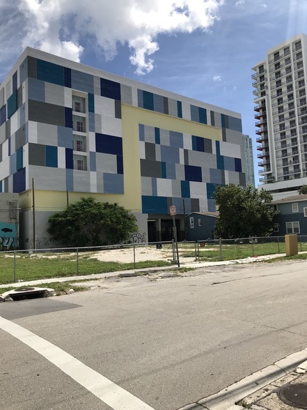 215 NE 25th St, Miami, FL for sale - Building Photo - Image 2 of 19