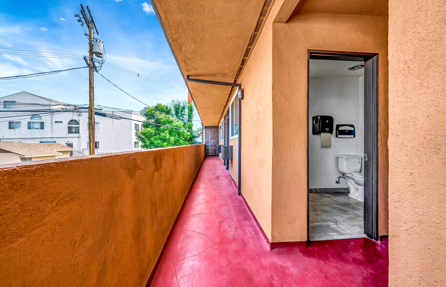 4914 Lankershim Blvd, North Hollywood, CA for rent - Building Photo - Image 3 of 4