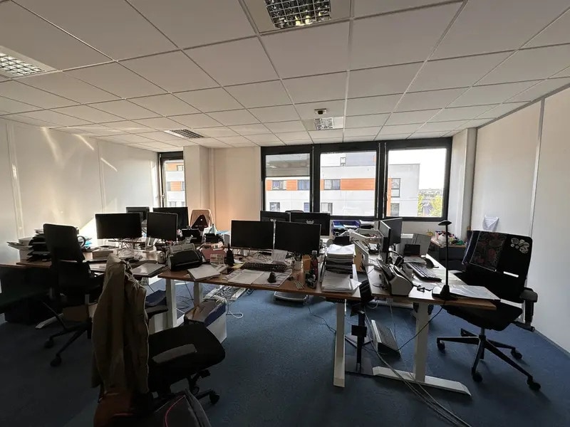 Location Bureaux 475 m² - Photo 1