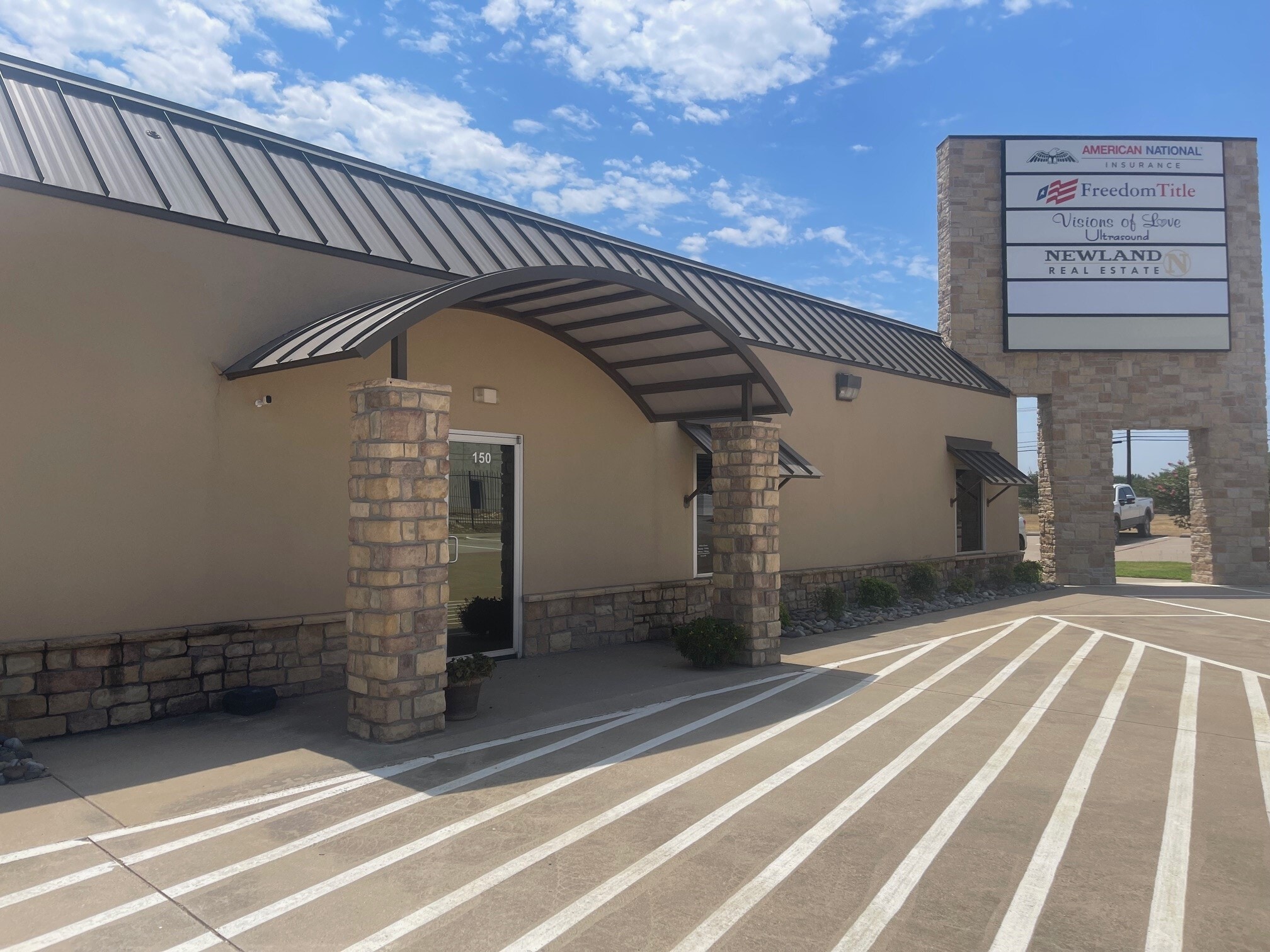 3311 N Interstate 35 Hwy, Denton, TX to rent Building Photo- Image 1 of 4