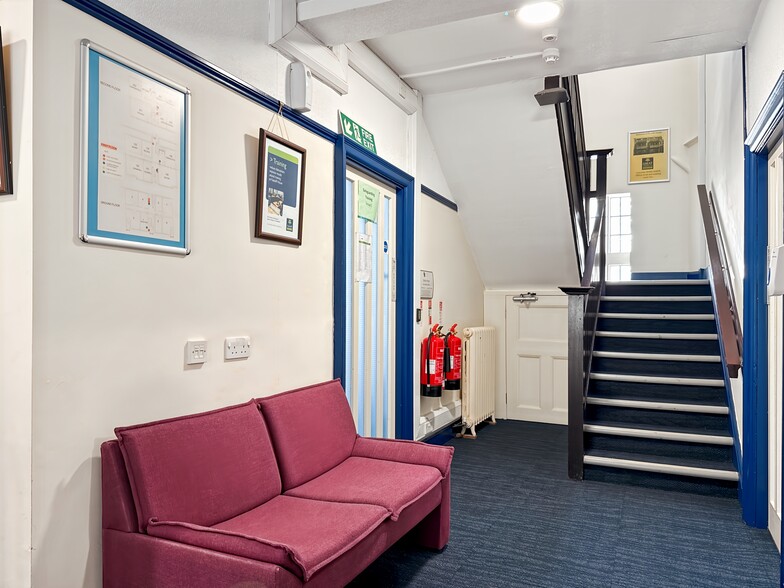 30 Regent St, Great Yarmouth to rent - Interior Photo - Image 3 of 10