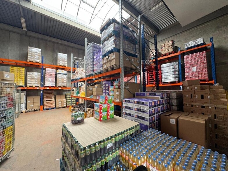 Industrial in Collégien to rent - Interior Photo - Image 2 of 3