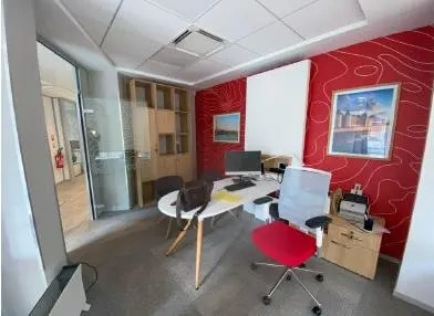 Retail in Paris to rent Interior Photo- Image 1 of 5