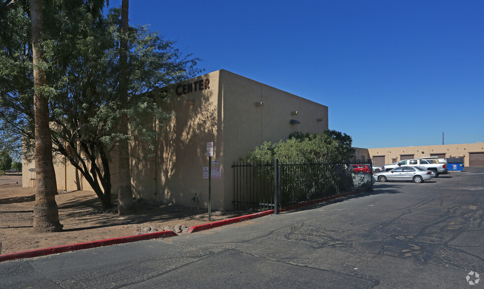 2450 E Chambers St, Phoenix, AZ for rent - Primary Photo - Image 1 of 19