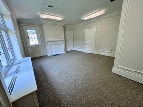 720 Hopmeadow St, Simsbury, CT for sale Interior Photo- Image 1 of 7