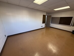 2792 E Point St, Atlanta, GA for rent Building Photo- Image 2 of 2