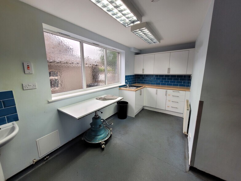 17 Victoria St, Aberdeen to rent - Building Photo - Image 3 of 4