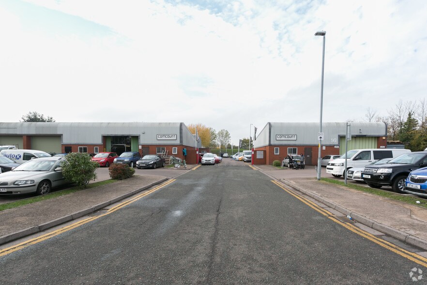 11 Shipston Close, Worcester to rent - Building Photo - Image 2 of 3