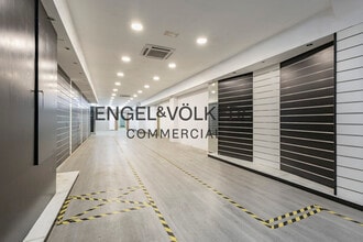Retail in Barcelona, Barcelona to rent Interior Photo- Image 1 of 16