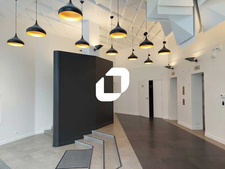 Office in Montigny-le-Bretonneux to rent - Interior Photo - Image 3 of 21