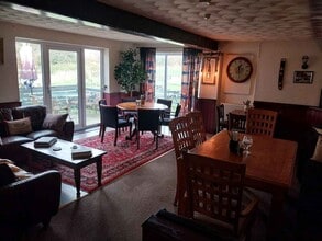 3 Lymm Rd, Altrincham to rent Interior Photo- Image 2 of 8