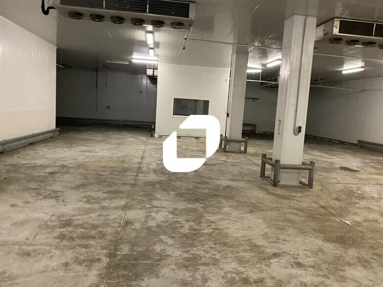 Light Industrial in SAINT-SYMPHORIEN-D'OZON to rent - Interior Photo - Image 3 of 14