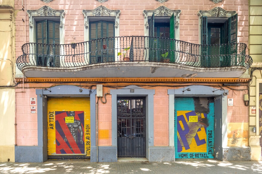 Retail in Barcelona, Barcelona to rent - Building Photo - Image 2 of 4