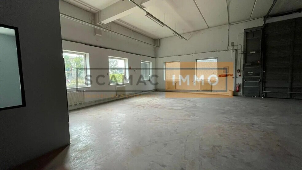 Industrial in Gennevilliers to rent - Building Photo - Image 2 of 23