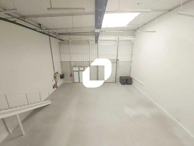 8-10 Rue Salvador Allende, Palaiseau to rent - Interior Photo - Image 3 of 15