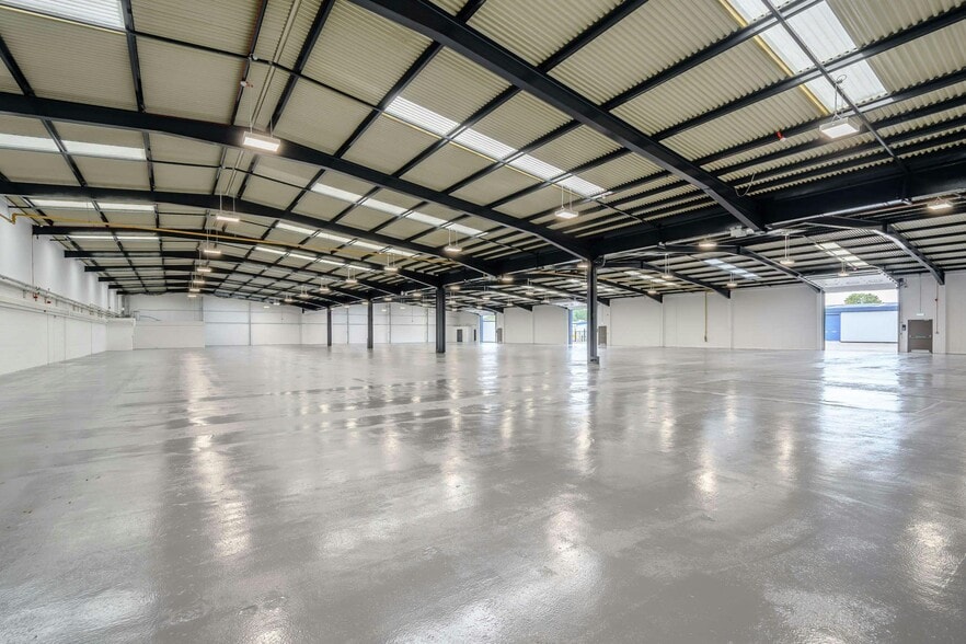 12-20 Napier Pl, Cumbernauld for sale - Building Photo - Image 3 of 9