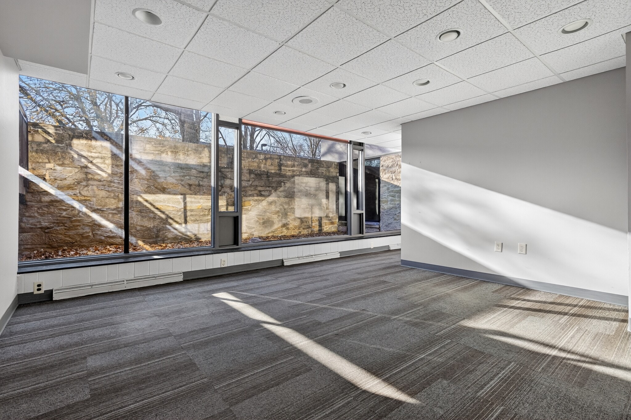 1111 Delafield St, Waukesha, WI to rent Interior Photo- Image 1 of 10